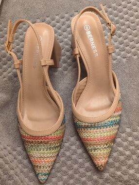 Berness Pointed Toe Heel
